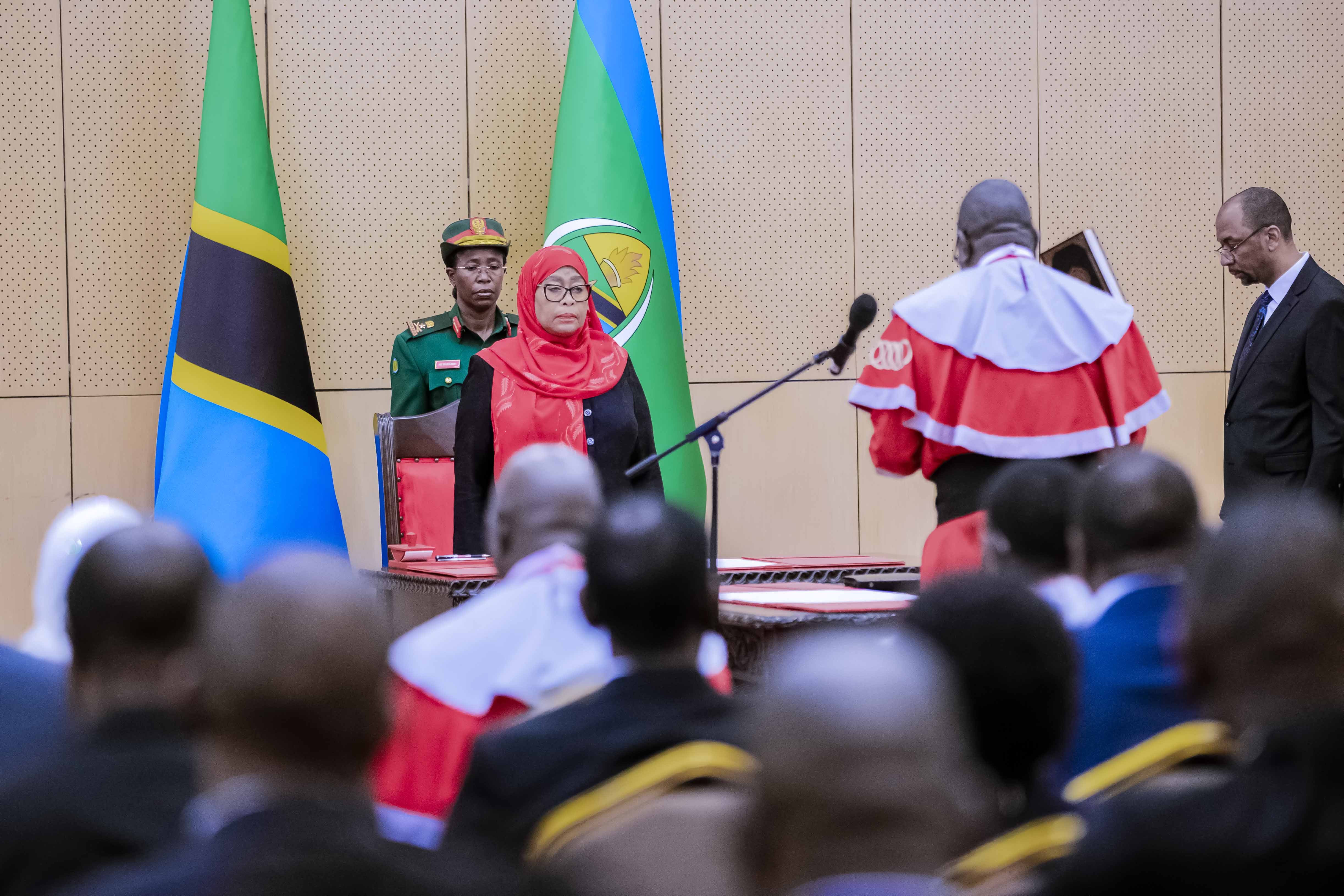 Rais wa Jamhuri ya Muungano wa Tanzania, Mhe. Dkt. Samia Suluhu Hassan akiwa na viongozi mbalimbali kwenye picha na Majaji wa Mahakama ya Rufani, Ikulu Jijini Dar es Salaam, tarehe 26 Mei, 2026.